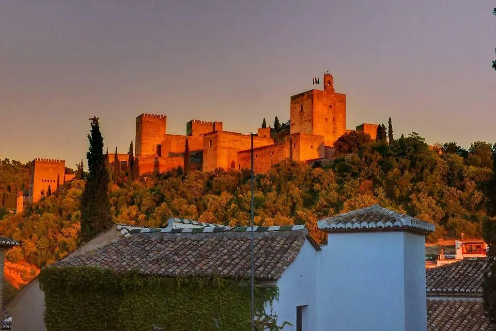 Breathtaking Alhambra View Balconies, Albaizyn Apartment Granada